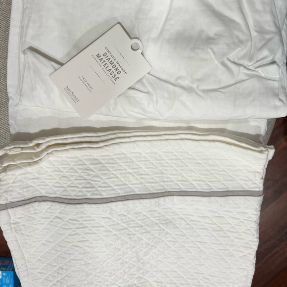 NWT RH VINTAGE-WASHED DIAMOND MATELASSÉ CRIB SKIRT - Picture 3 of 4